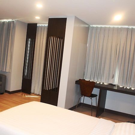 Ywca Hotel בנגקוק מראה חיצוני תמונה